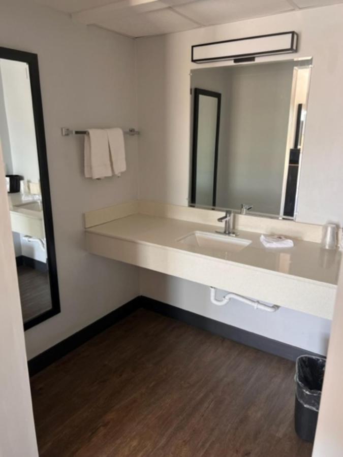 Dublin Inn And Suites エクステリア 写真